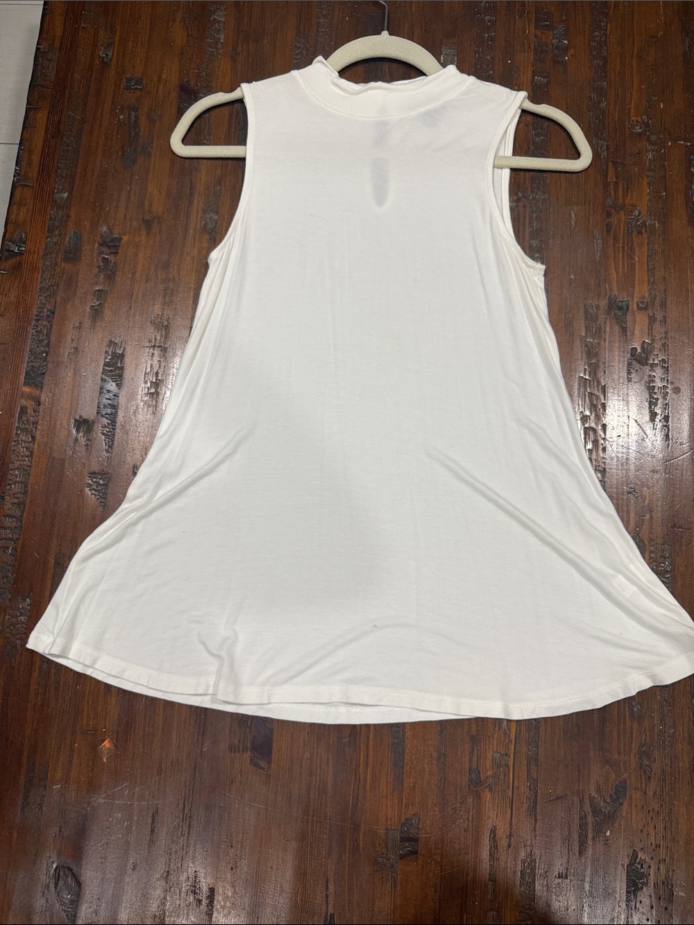 Cupio White Sleeveless Mock Neck Swing Tank